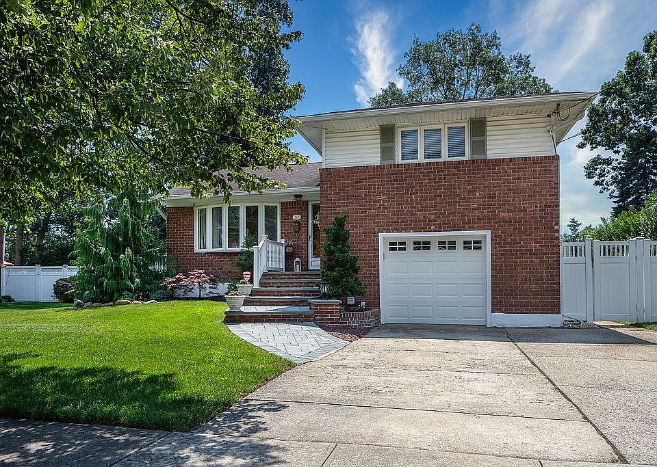 1st image of 242 Harmony Dr
