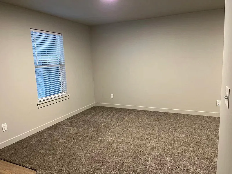 2 bed, 850 sqft, $1,350 — Photo 2
