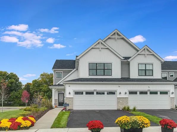 4512 Chelsea Manor Cir, Aurora, IL 60504