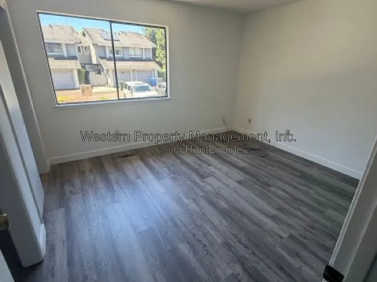 2870 Park Ave #C — Photo 6