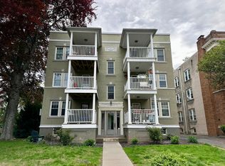 40 Robin Rd APT 305, West Hartford, CT 06119