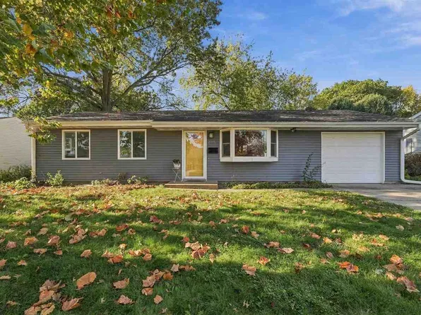 2315 Nevada Ave, Iowa City, IA 52240