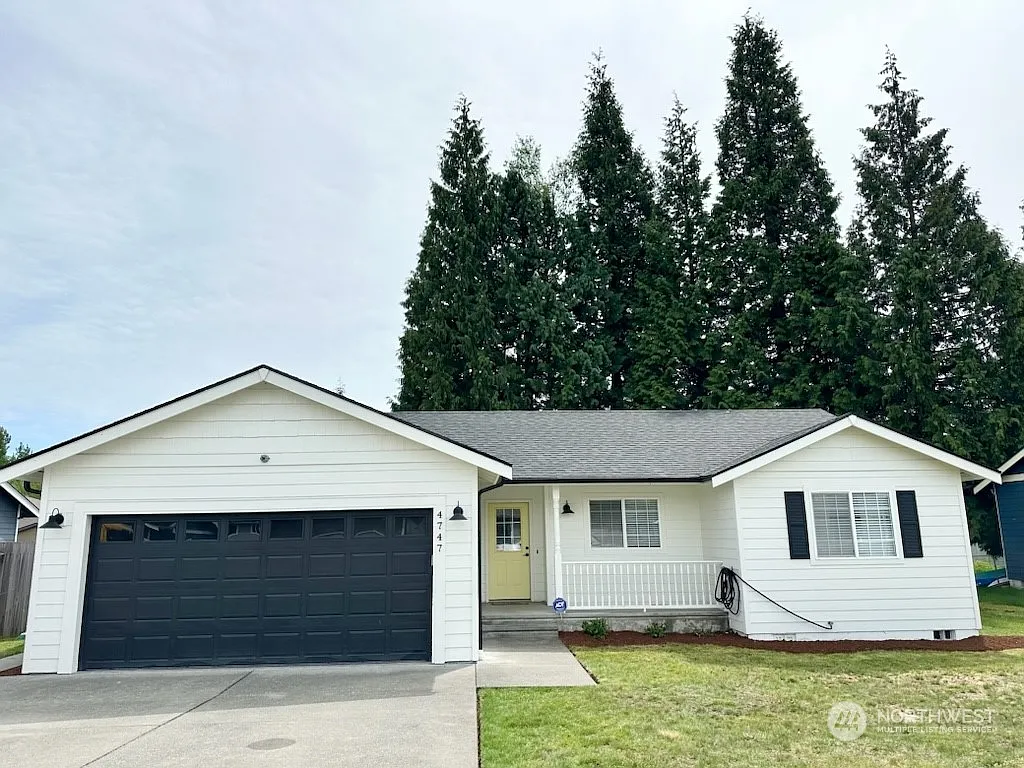 4747 Bayshore Drive photo 1