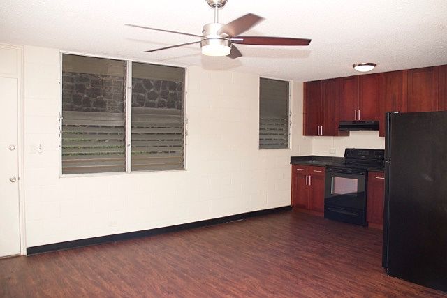 kitchen and living room, ceilng fan