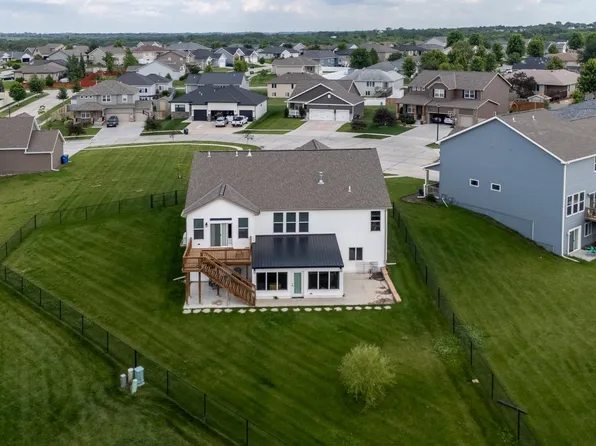 8928 Trader Ct, Lincoln, NE 68507
