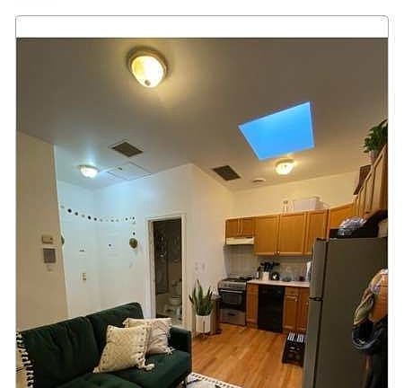 2nd image of 941 Manhattan Ave APT 2F