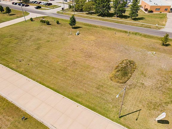 5th image of 504 Bluestem Dr