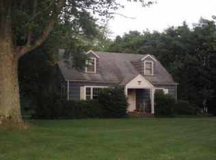 11 Bulkley Ave N, Westport, CT 06880