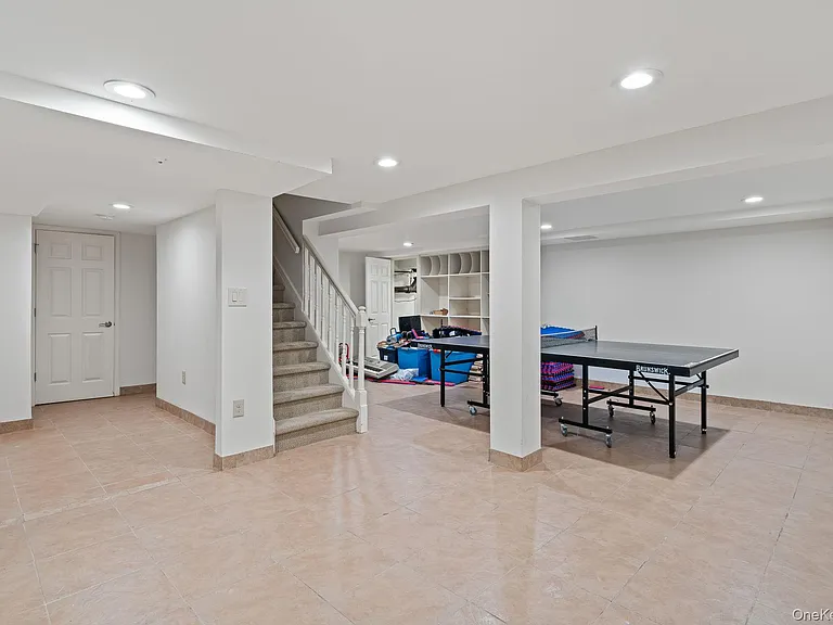 13 Whitney Cir — Photo 28