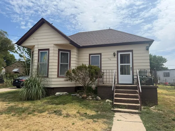 108 N Cedar St, Hoisington, KS 67544