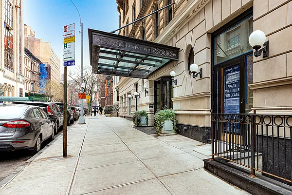 Rented by REAL New York | media 16