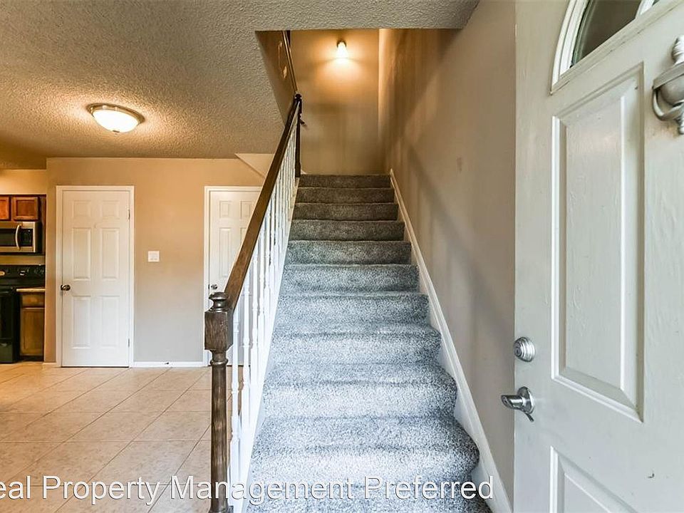 1st image of 10615 Briar Forest Dr