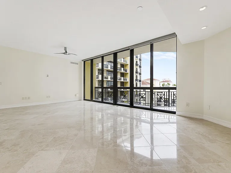 701 S Olive Ave #1706 — Photo 4