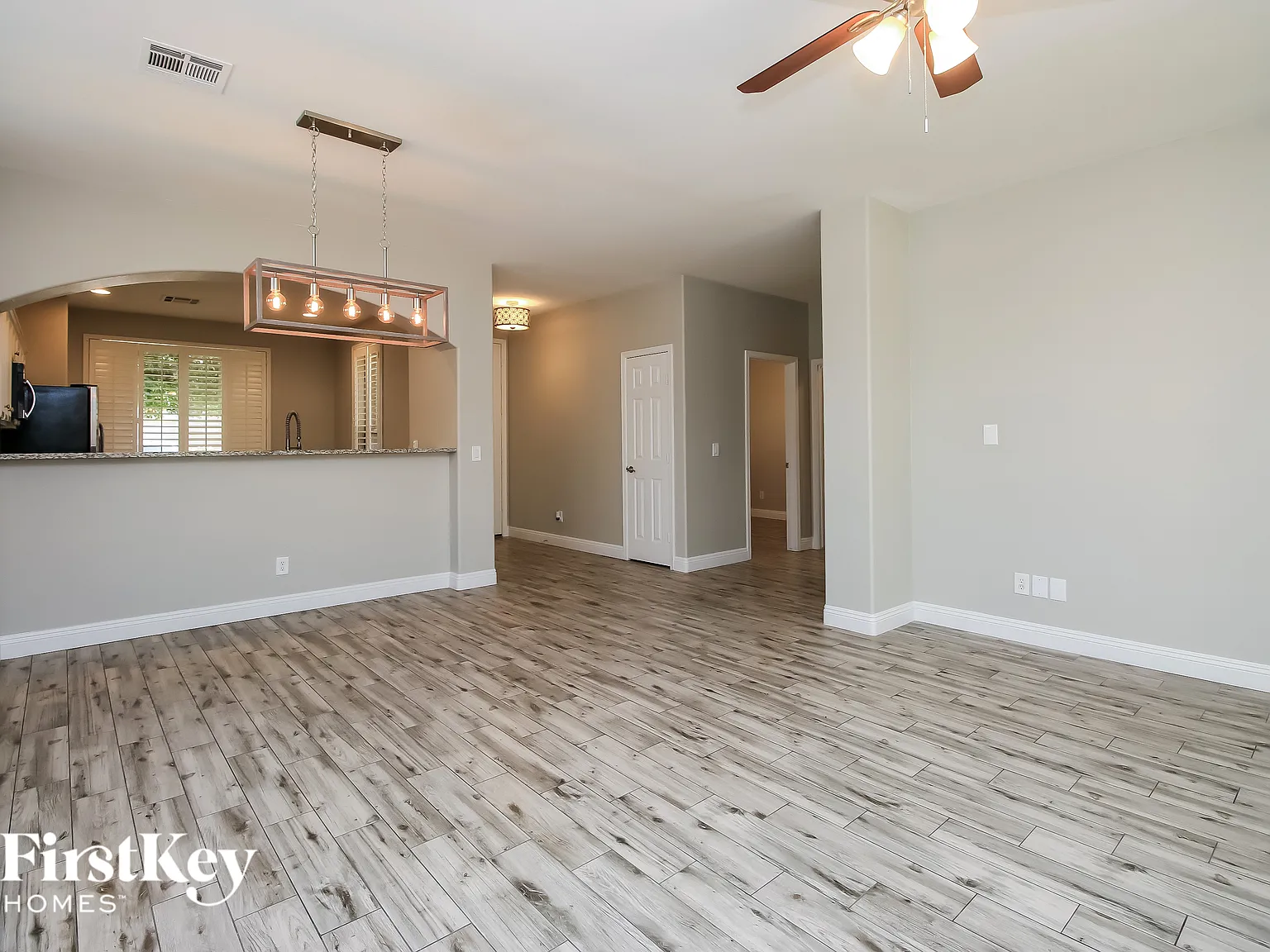 3 bed, 2.0 bath, 1353 sqft, $2,515 — Photo 4