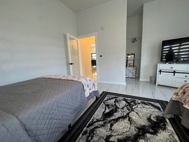 47-H-1 La Grande Princesse Cir — Photo 15