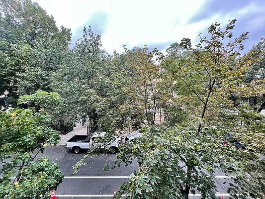 Rented by Bond New York | media 2