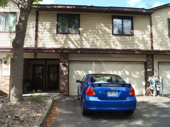 8507 Maplebrook Pkwy N, Brooklyn Park, MN 55445