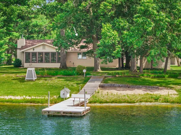 N9291 White Birch Ln, Neshkoro, WI 54960