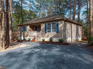 1 Camelot Cir, Ocean Pines, MD 21811