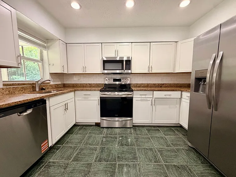 1235 Alcazar St — Photo 4