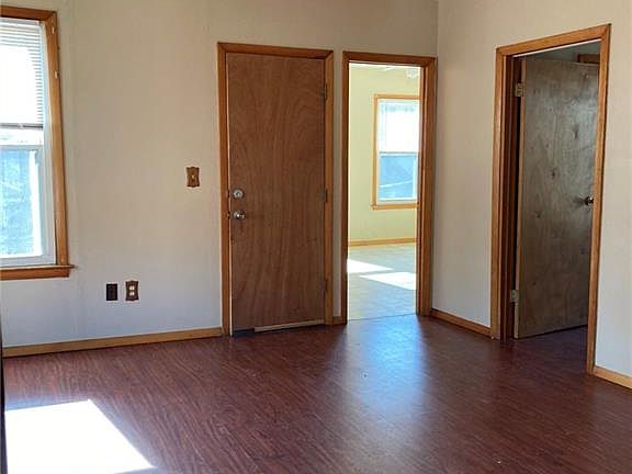 5th image of 191 Valley St Floor 2