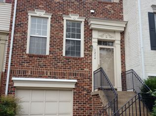1214 Heritage Commons Ct, Reston, VA 20194