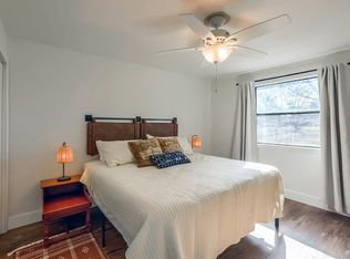 200 E Ash Dr #B, Johnson City, TX 78636
