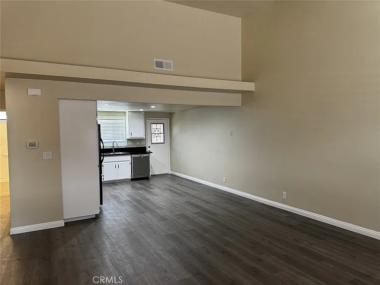 171 N Alameda Ave #B — Photo 8