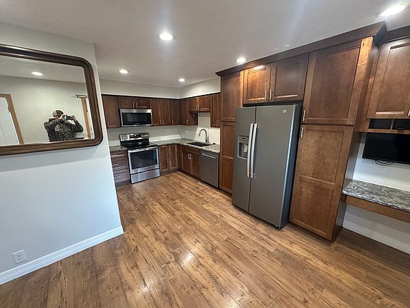 2nd image of 1120 Delmar Dr #2A