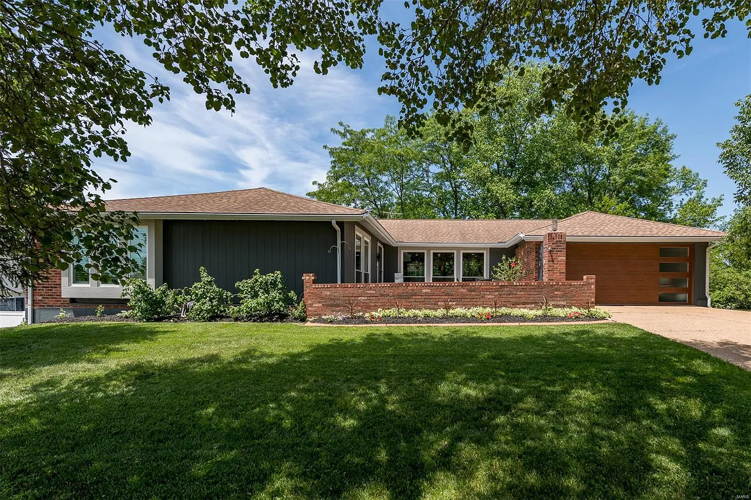 615 Spring Meadows Dr photo 1