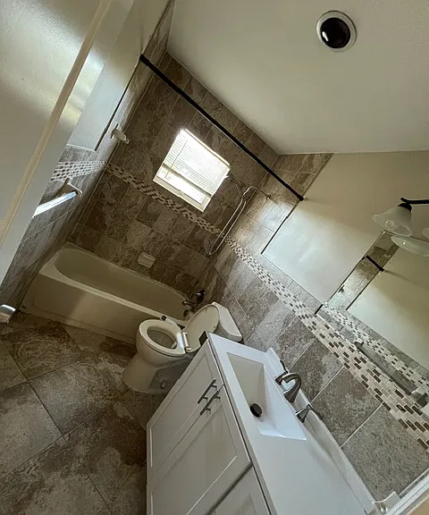 2831 NE Savannah Rd — Photo 17