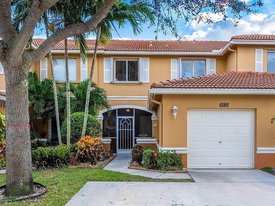 Home For Sale In Briar Bay
