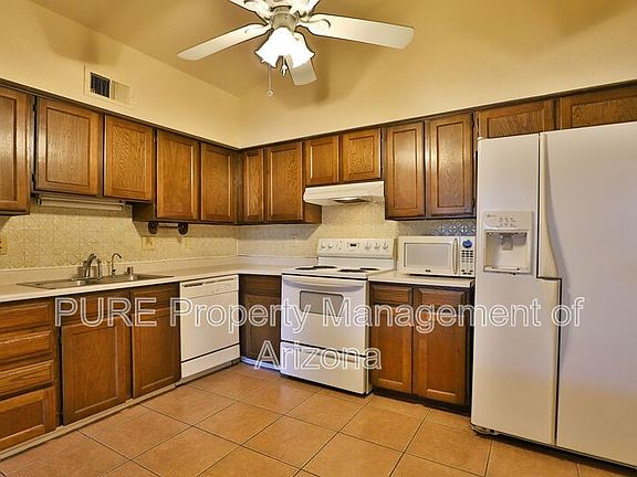 5th image of 624 N Santa Barbara APT 4