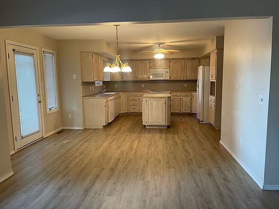 4th image of 1508 E Powell St