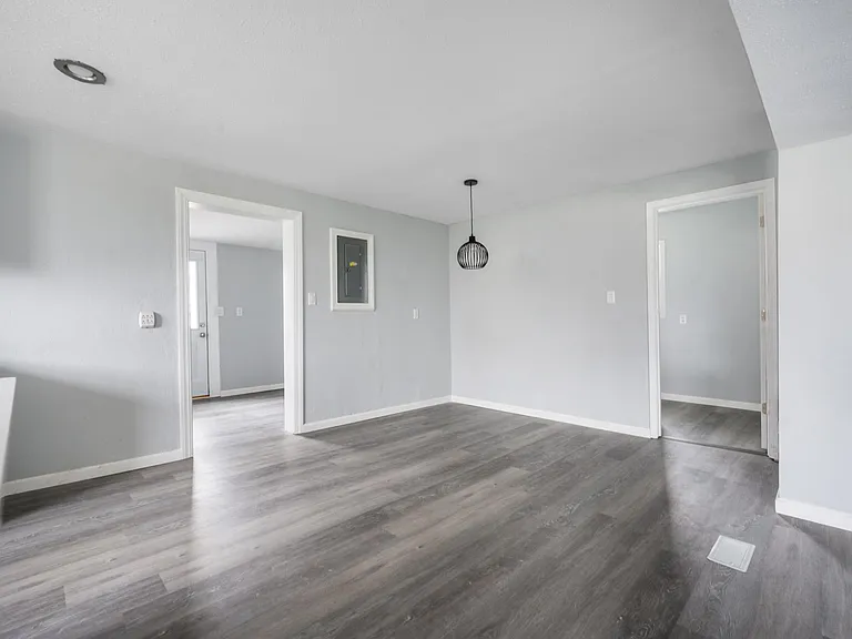 1601 N Webster St — Photo 8