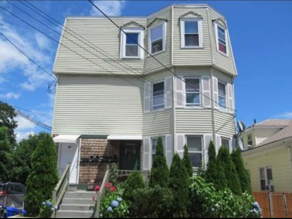 67 Ortoleva Dr #1