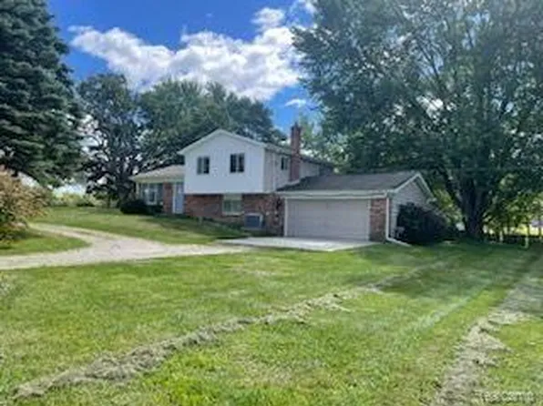 10348 Green Rd, Goodrich, MI 48438
