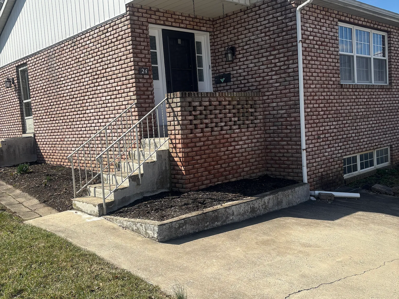 24 E Walton St — Photo 2