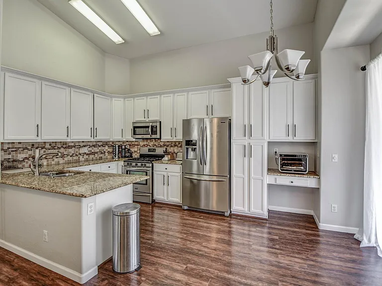 2567 E Brooks St — Photo 7