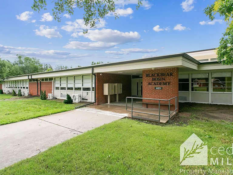 Black Bear Elementary — Photo 12