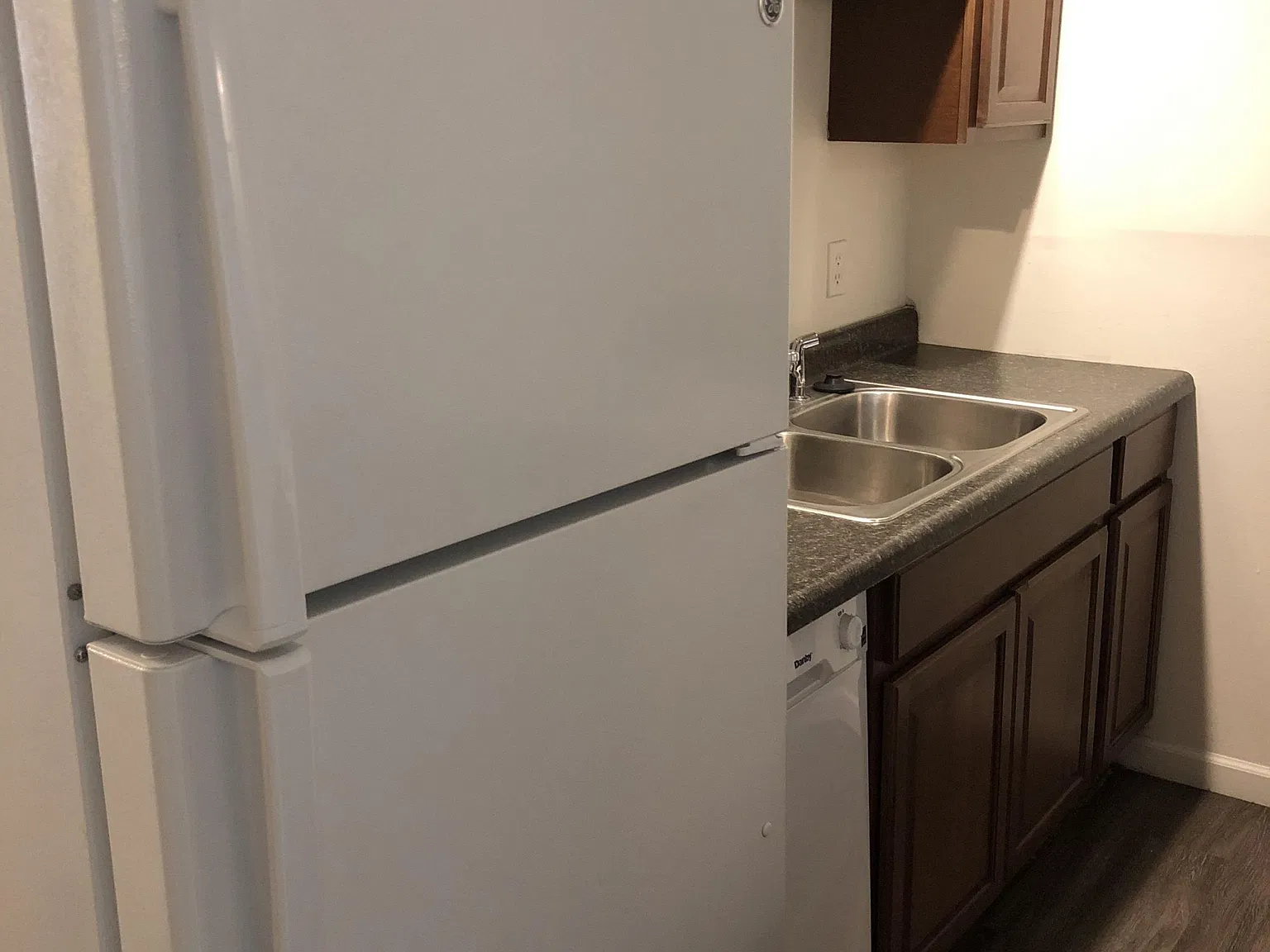 312 E White St — Photo 4