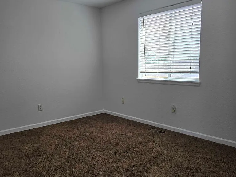 521 Kim Dr — Photo 25