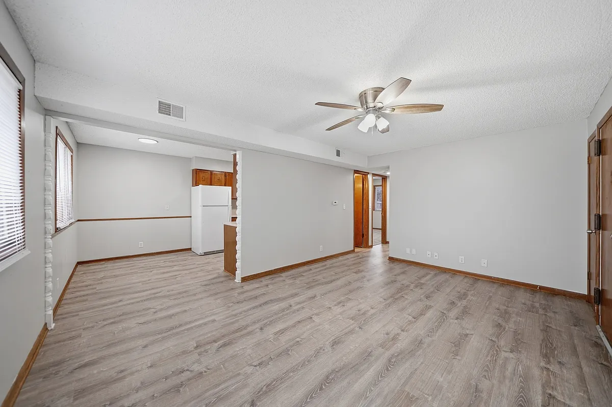 Building Photo - 5420 Ervin St #9