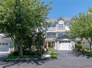 221 Northview Ct, Peekskill, NY 10566