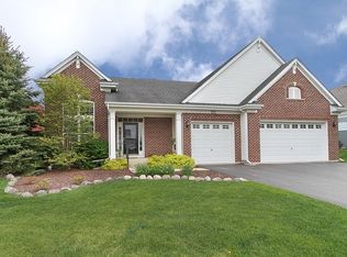 327 Inverness Dr, Cary, IL 60013