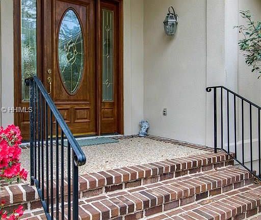 3rd image of 47 Heath Ct W