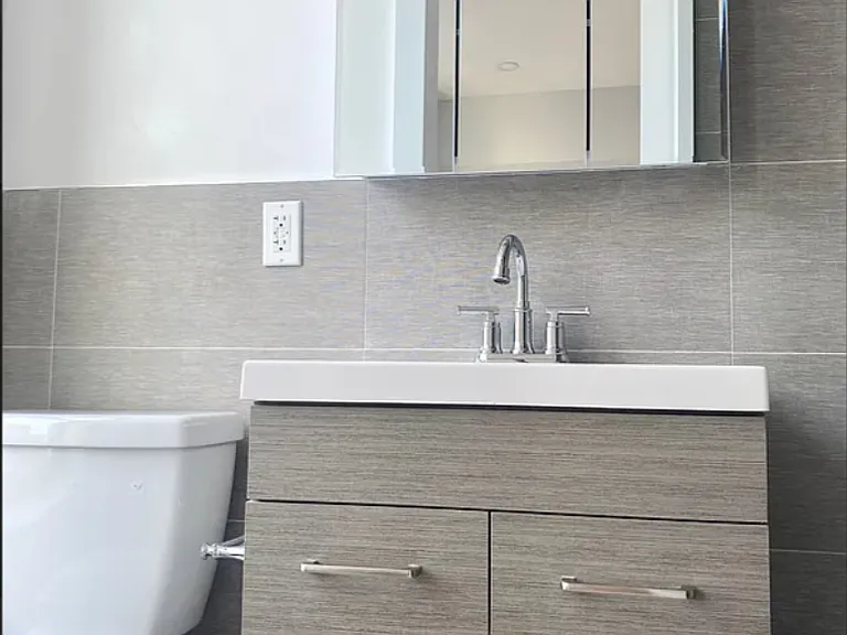 192 Nassau Ave #2 — Photo 6