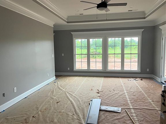 4th image of 131 Hillgrove Ln