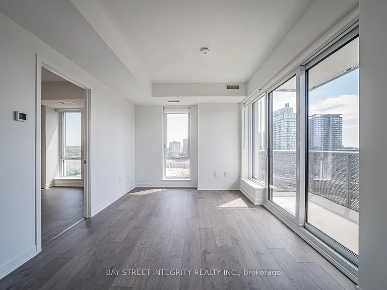10 Oak St #903 — Photo 14