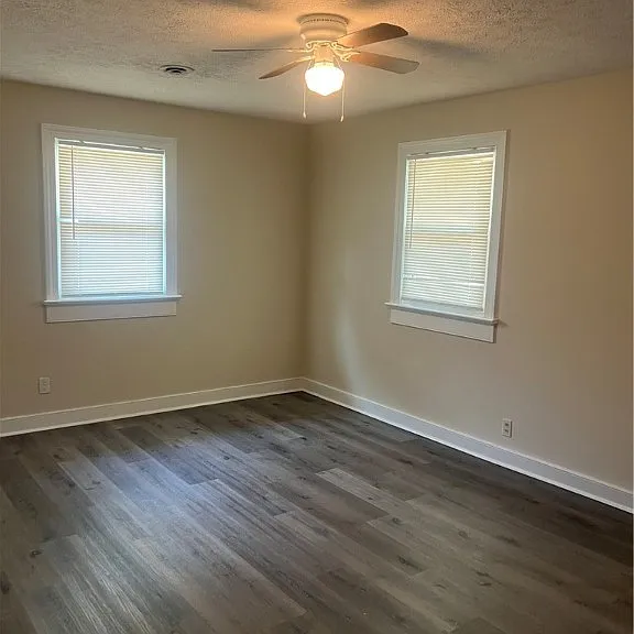 1409 Surry Ave — Photo 11